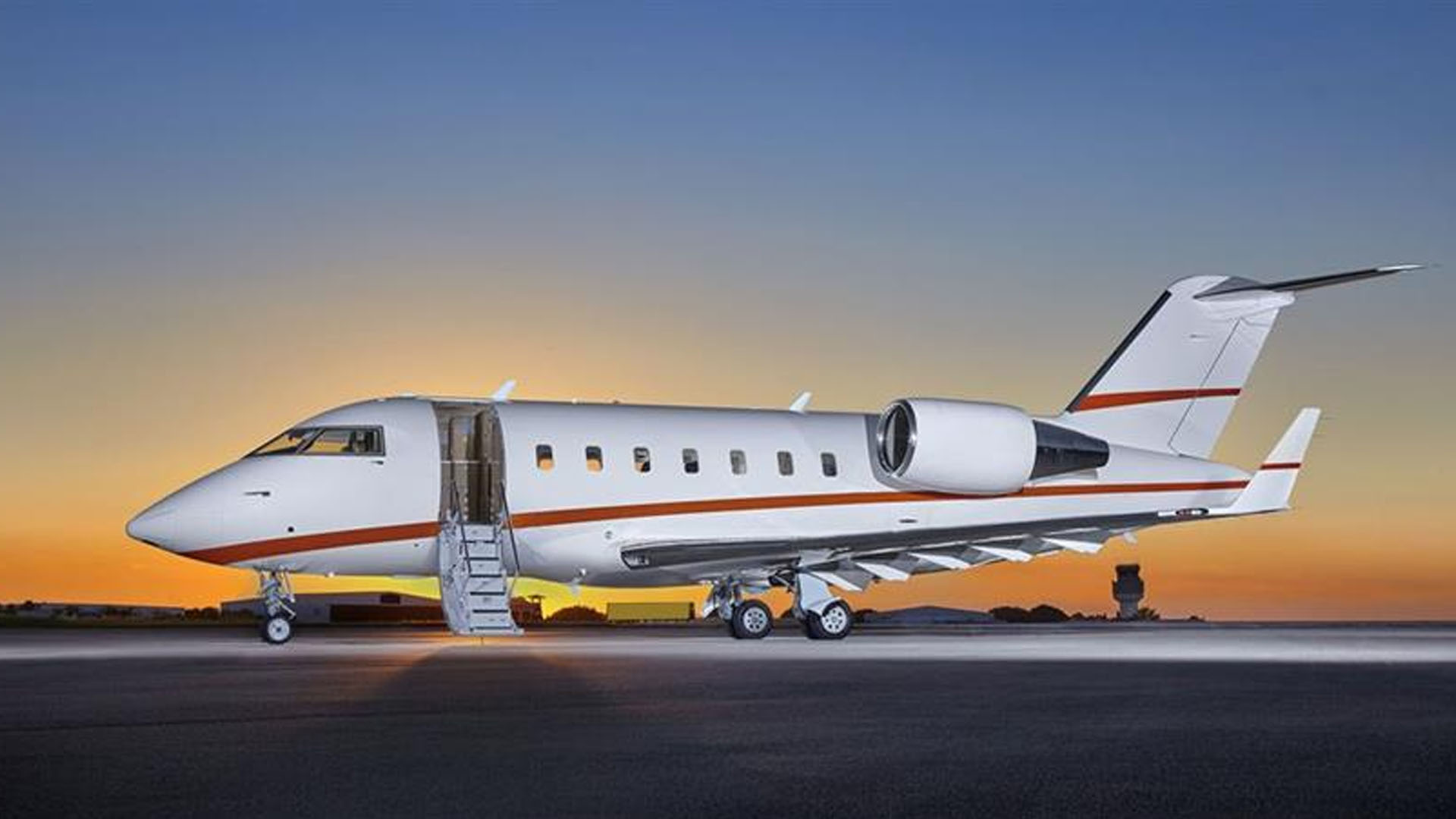 Bombardier Challenger 605 (2006) — N699ST