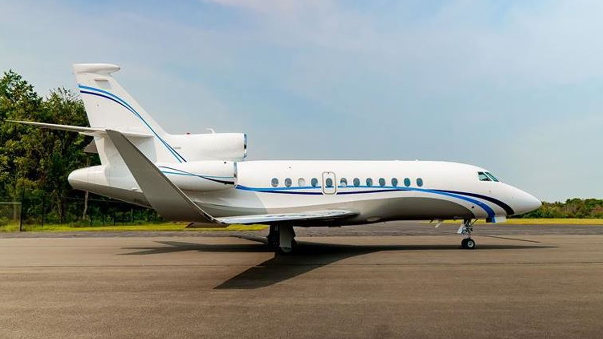 N711TQ Fixed wing multi-engine private jet