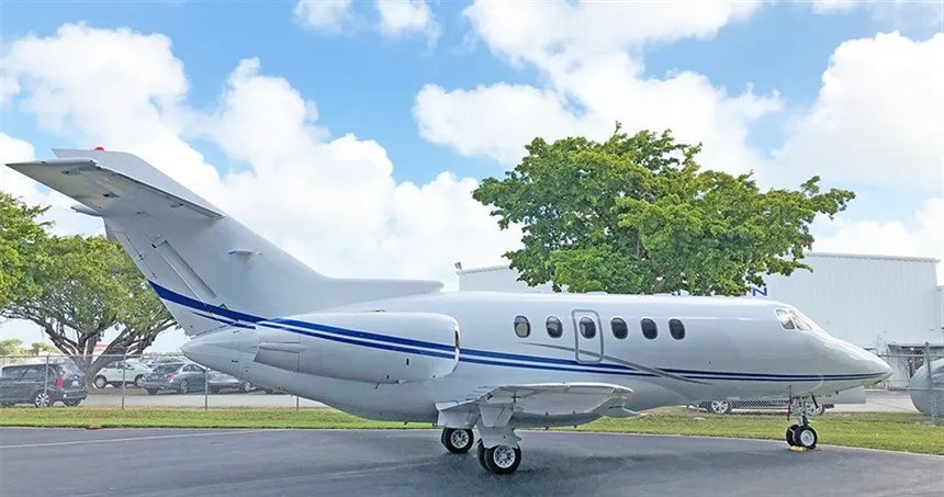 N715LA Hawker 800XP Midsize