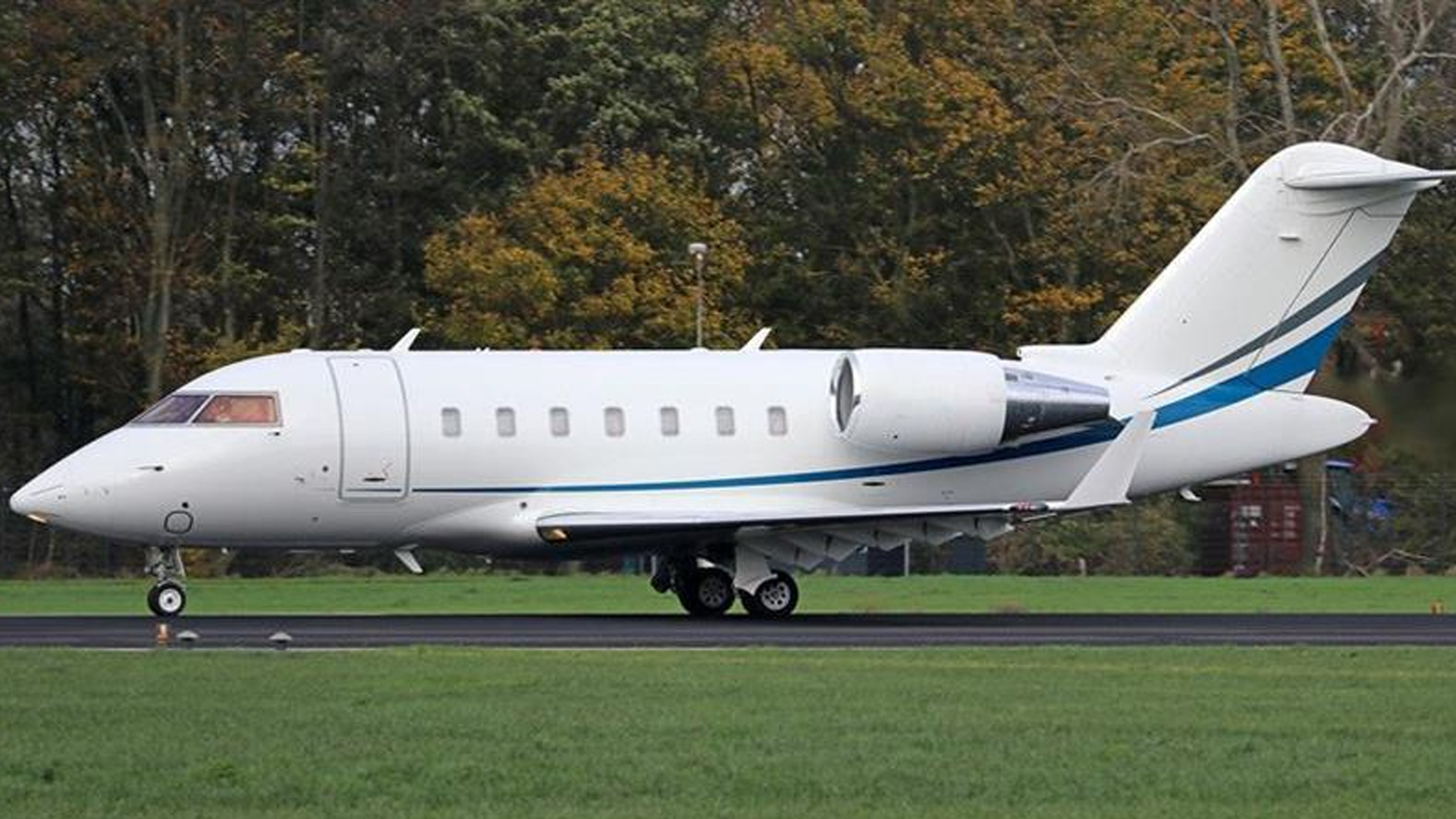 N732PA Bombardier Challenger 605 private jet