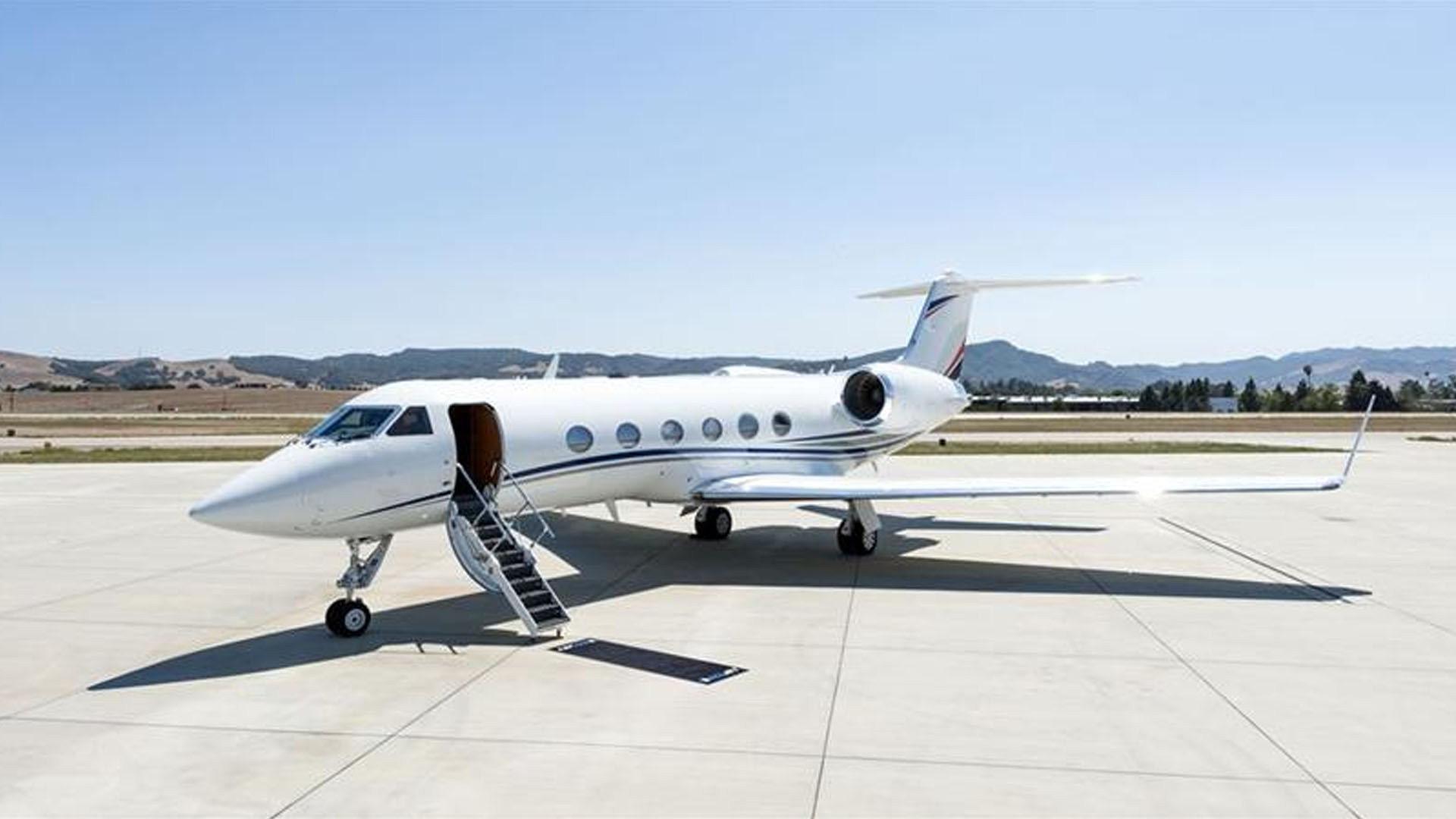 Gulfstream GIV (1998) — N74GG