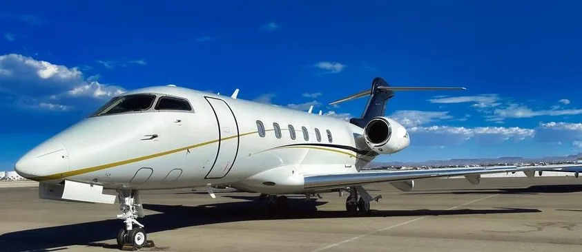 Bombardier Challenger 300 (2012) — N753RP