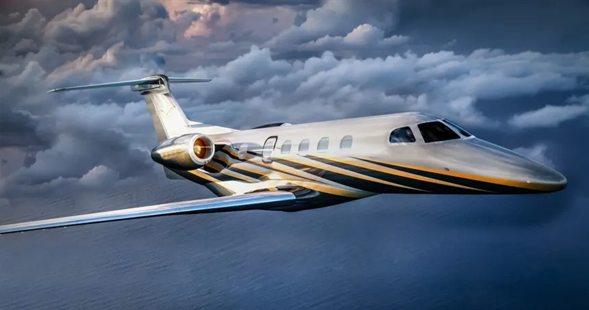 Embraer Phenom 300 (2015) — N7DR