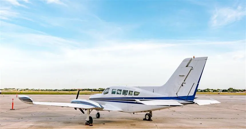 Cessna 402B (1976) — N800KW