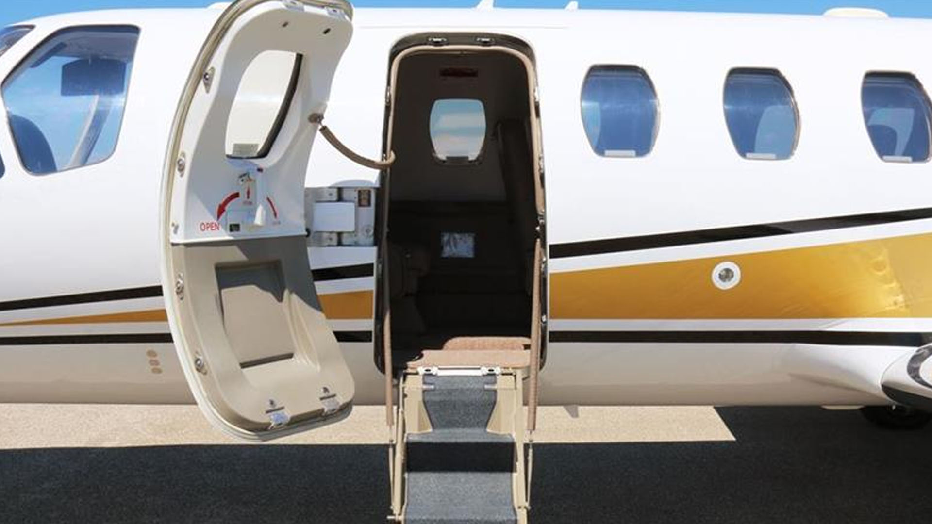 N800WT Cessna Citation Excel Land private jet