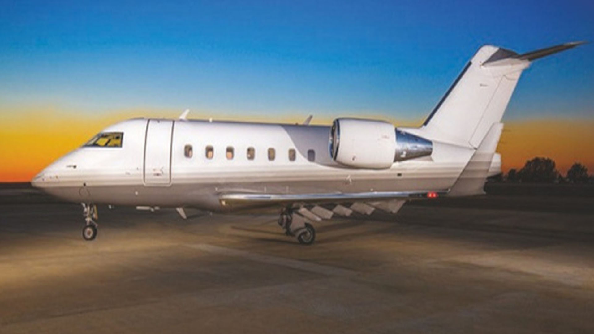 Bombardier Challenger 604 (1994) — N825SG