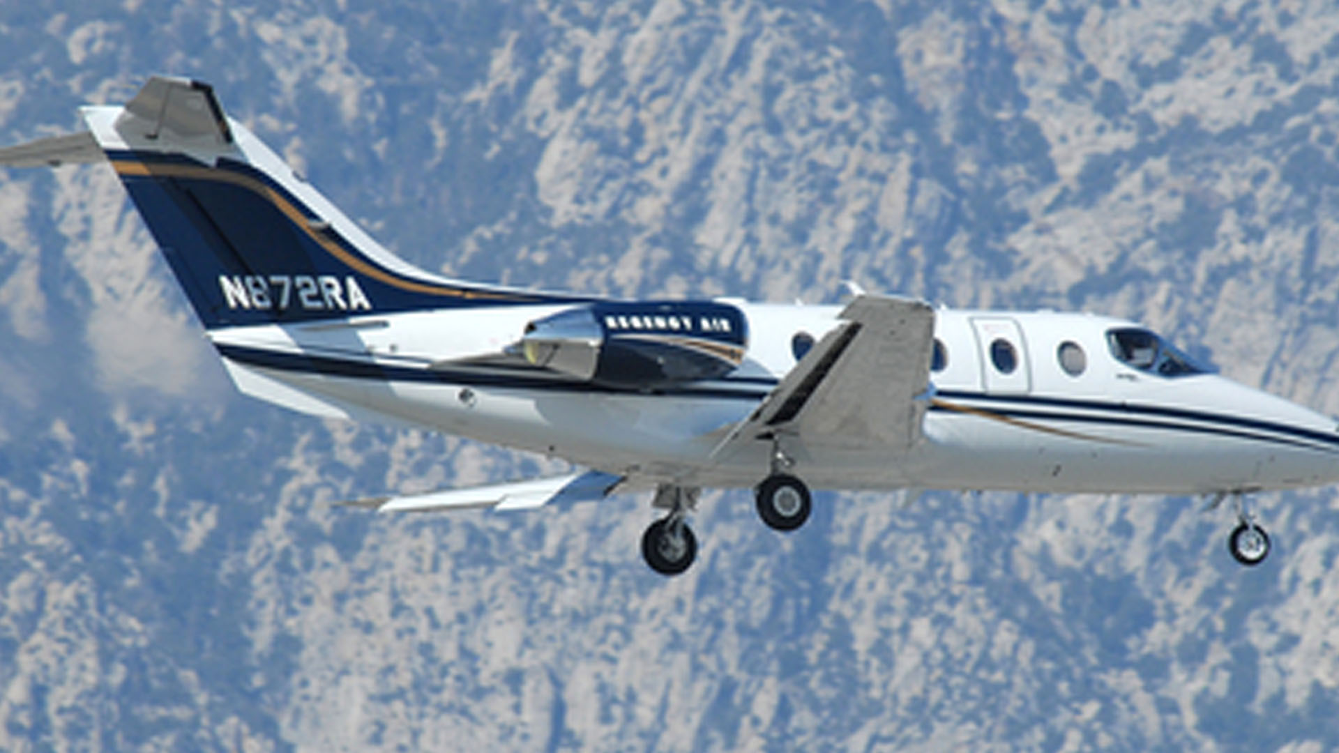 N872RA Hawker 400XP private jet