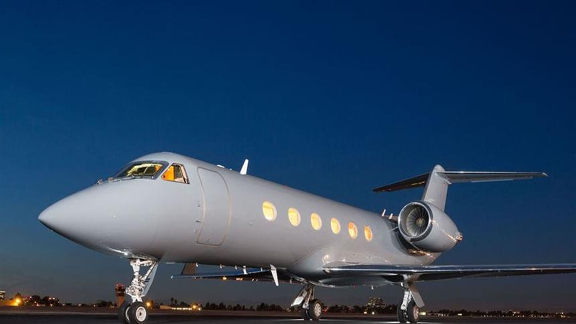Gulfstream GIV (2001) — N883LD