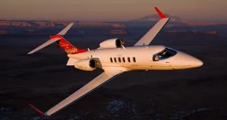 N90XR Bombardier Learjet 40XR Light Jet