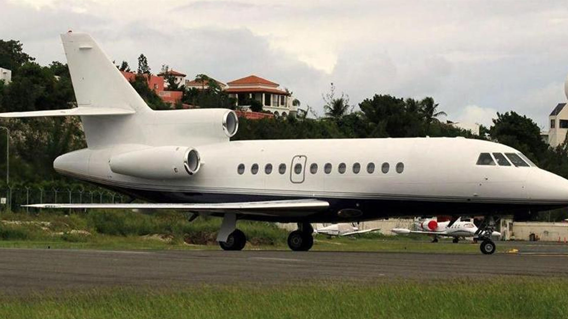 N918MV Fixed wing multi‑engine business jet private jet