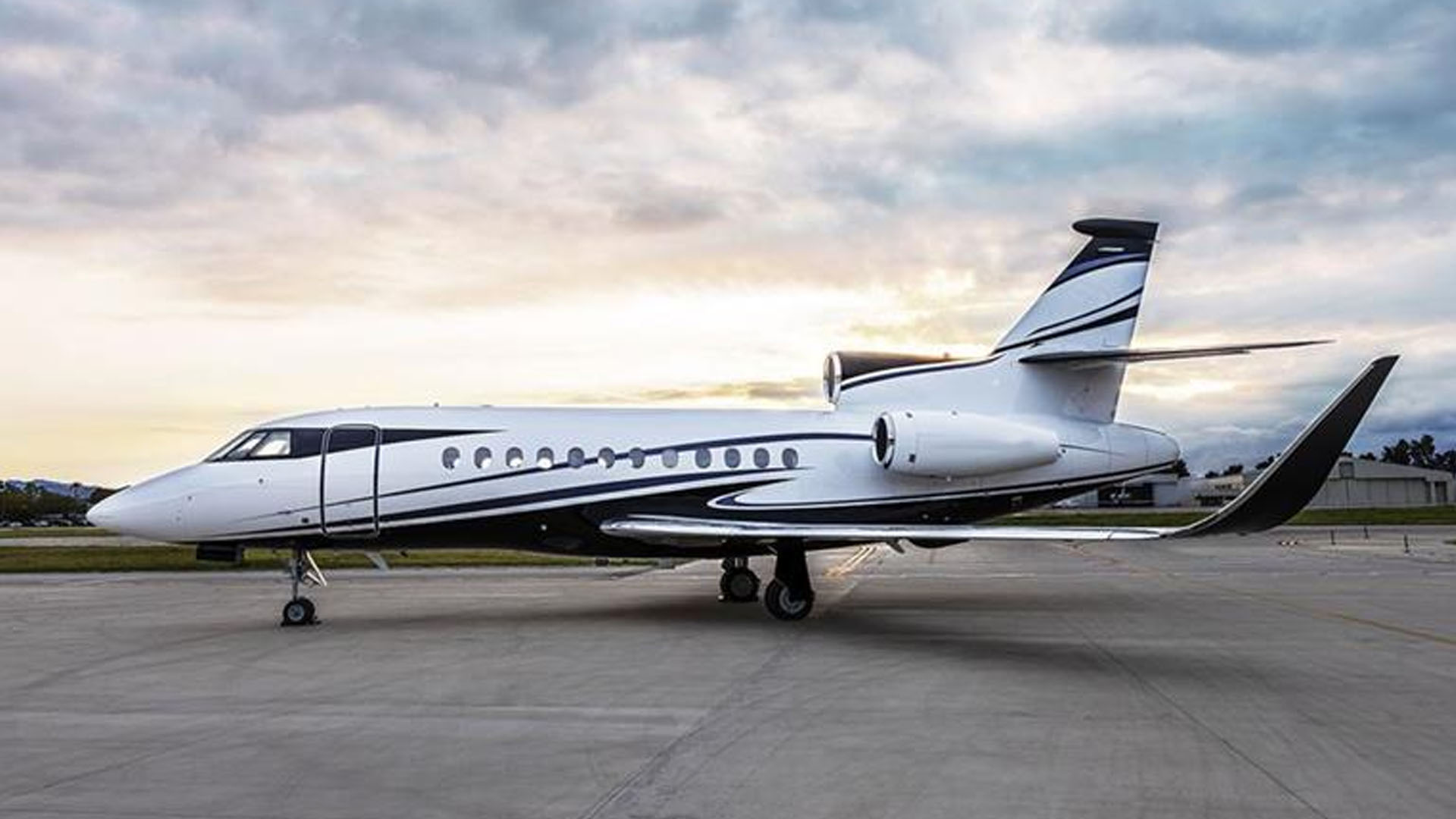 N923EA Fixed wing multi‑engine business jet private jet