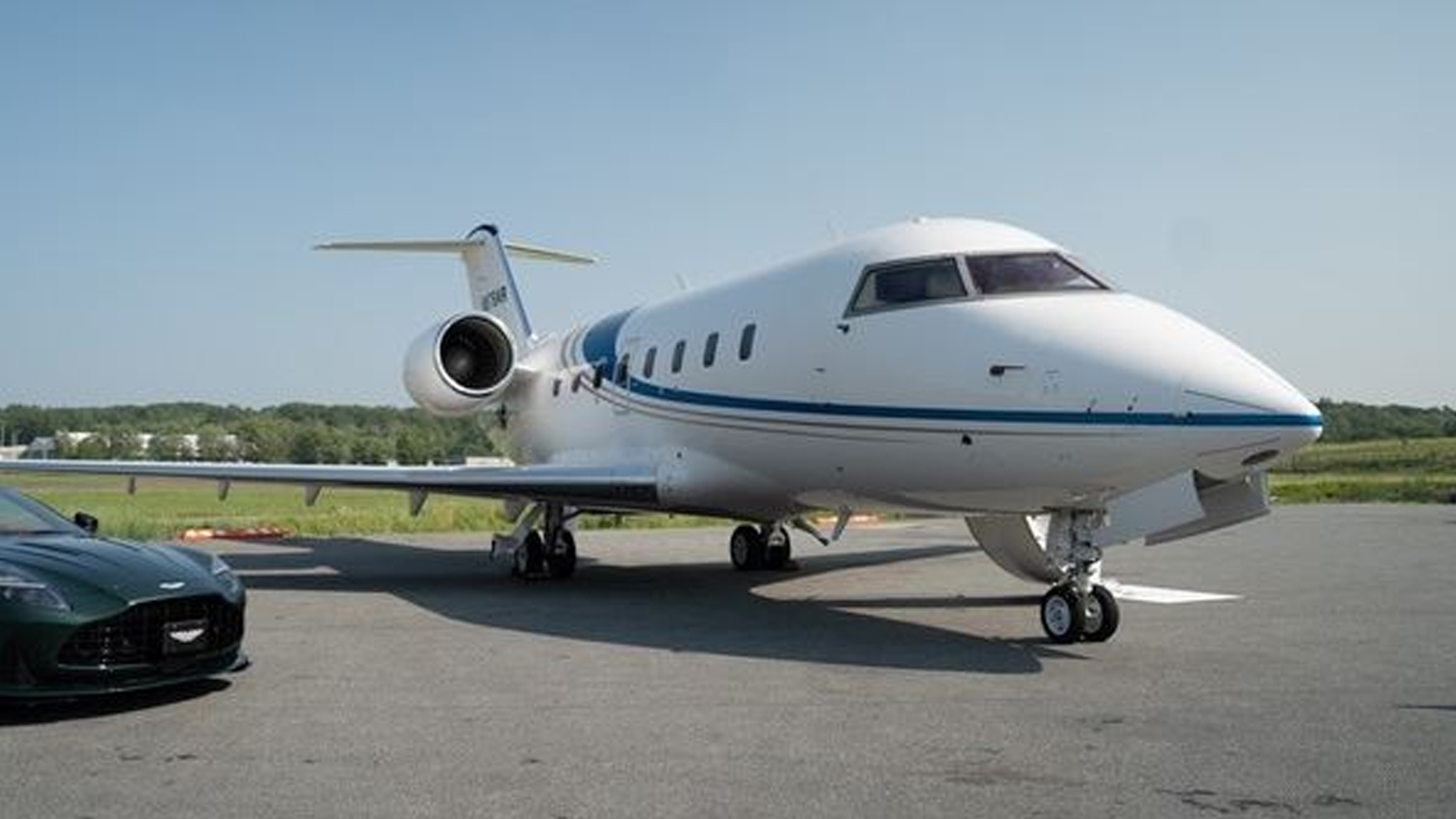 Bombardier Challenger 604 (2001) — N978AR