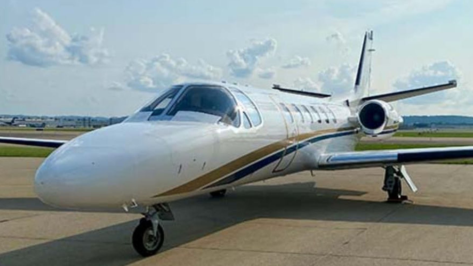 N989AB Cessna 550 Citation Bravo light business jet private jet