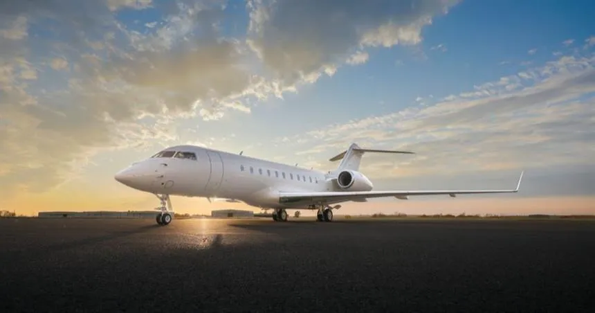Bombardier Global 5000 (2006) — N989DM