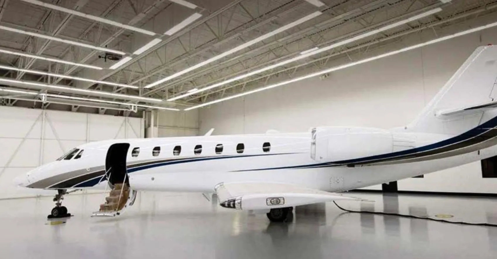Bombardier Challenger 350 (2018) — N998G